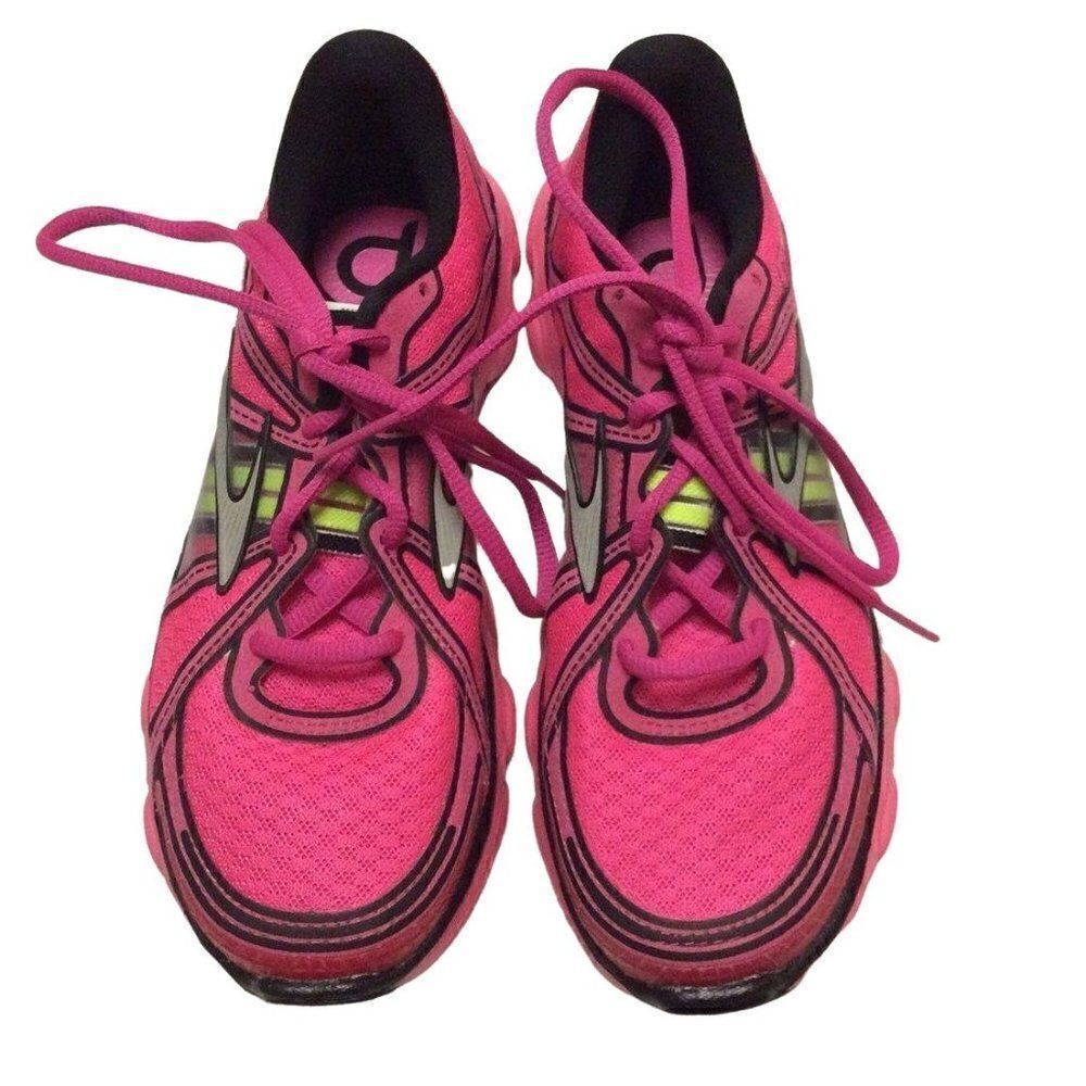 Brooks gym shoes pink